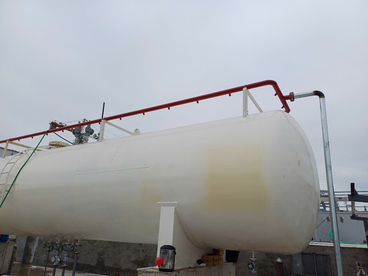 TẠI SAO SƠN EPOXY BỊ LOANG MÀU? KHÔNG PHẢI LÚC NÀO CŨNG DO…SƠN